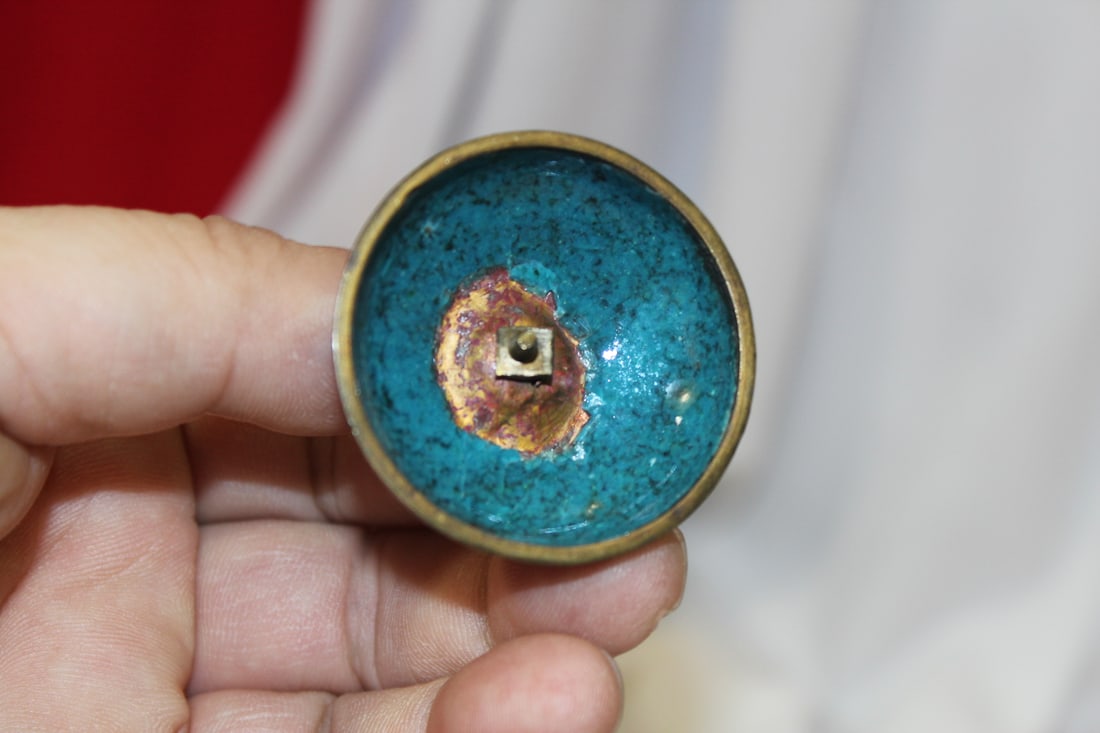 An Antique Japanese Cloisonne 3 Legged Jar - 8
