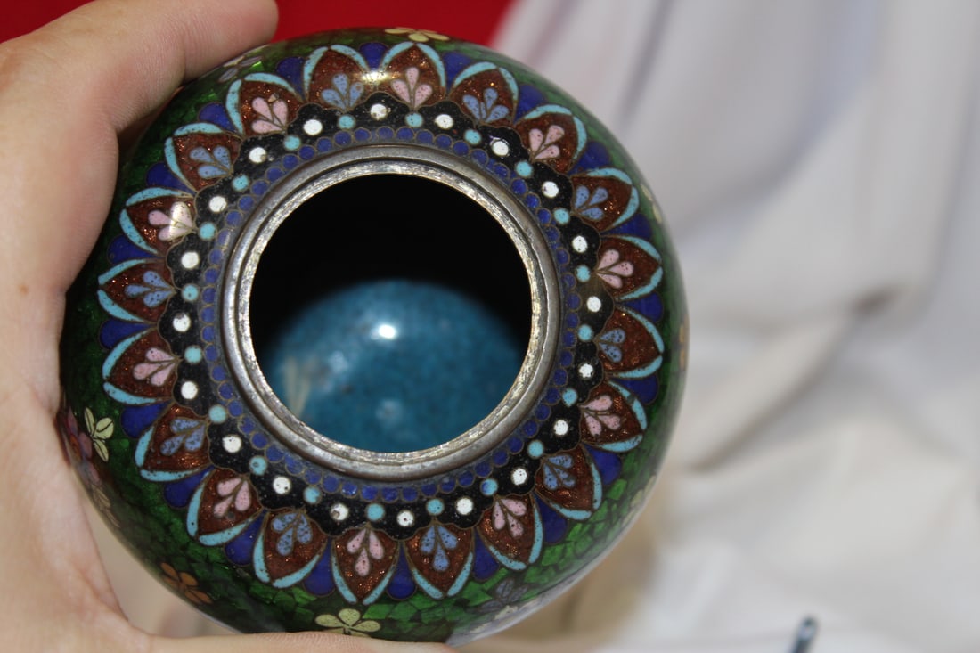 An Antique Japanese Cloisonne 3 Legged Jar - 9