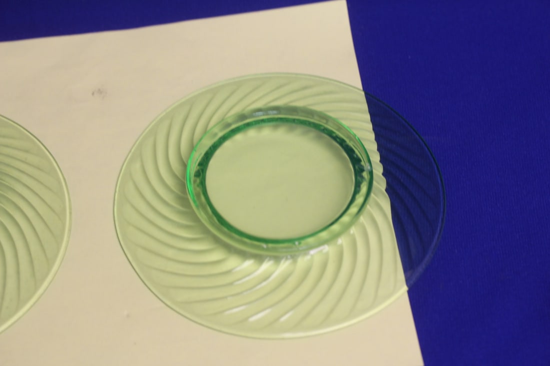 Lot of 2 Vaseline Glass Plates - 10