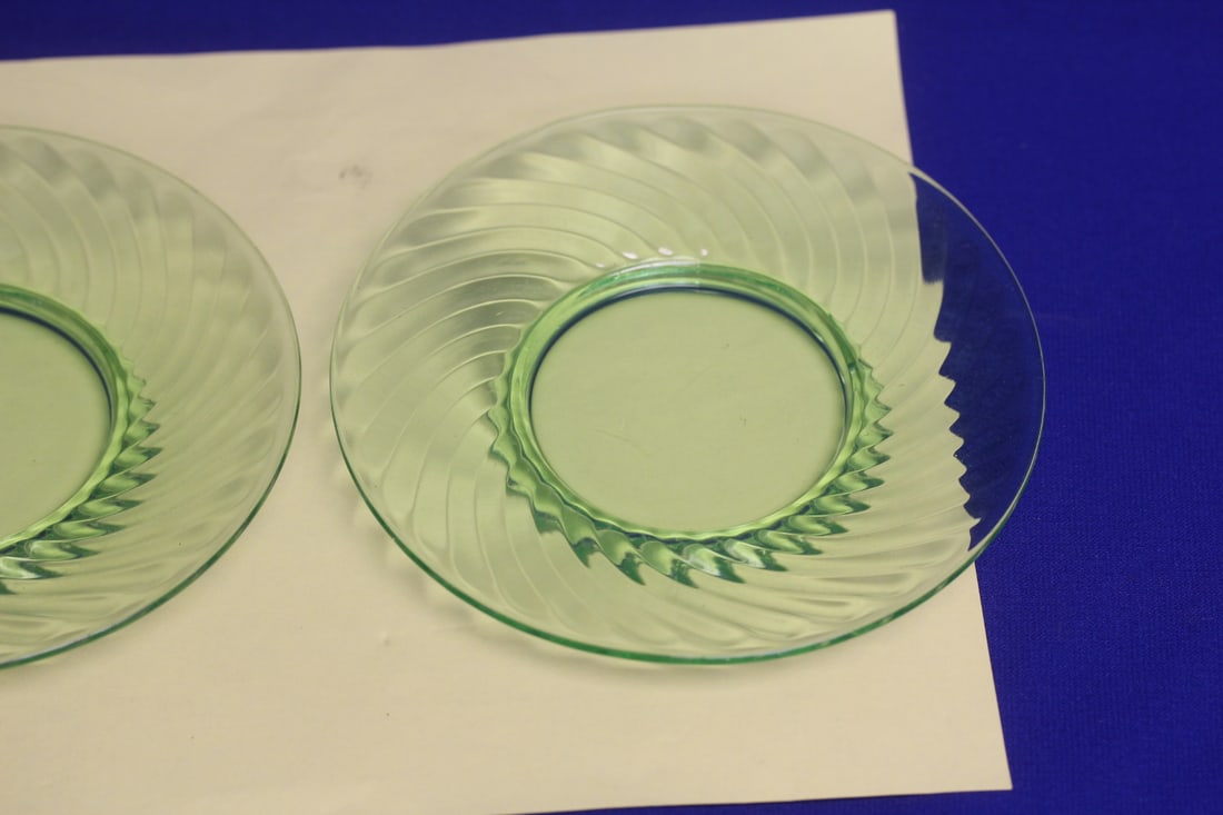 Lot of 2 Vaseline Glass Plates - 3