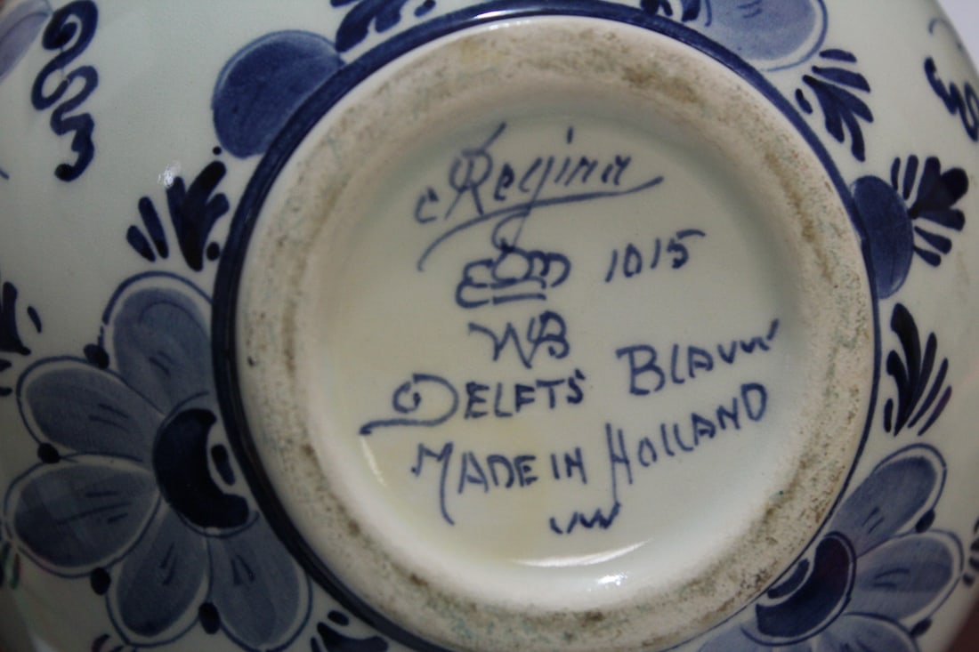 A Delft Jar - Regina 1015 - 7