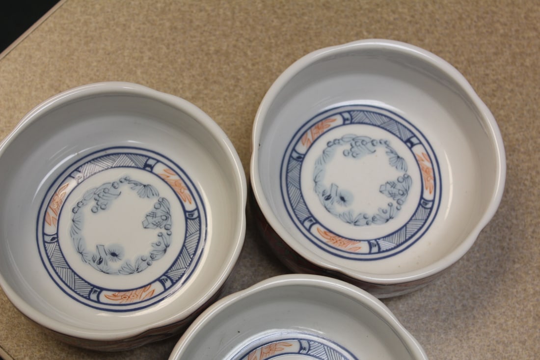 Lot of 3 Japanese Imari Style Porcelain Bowls - 2