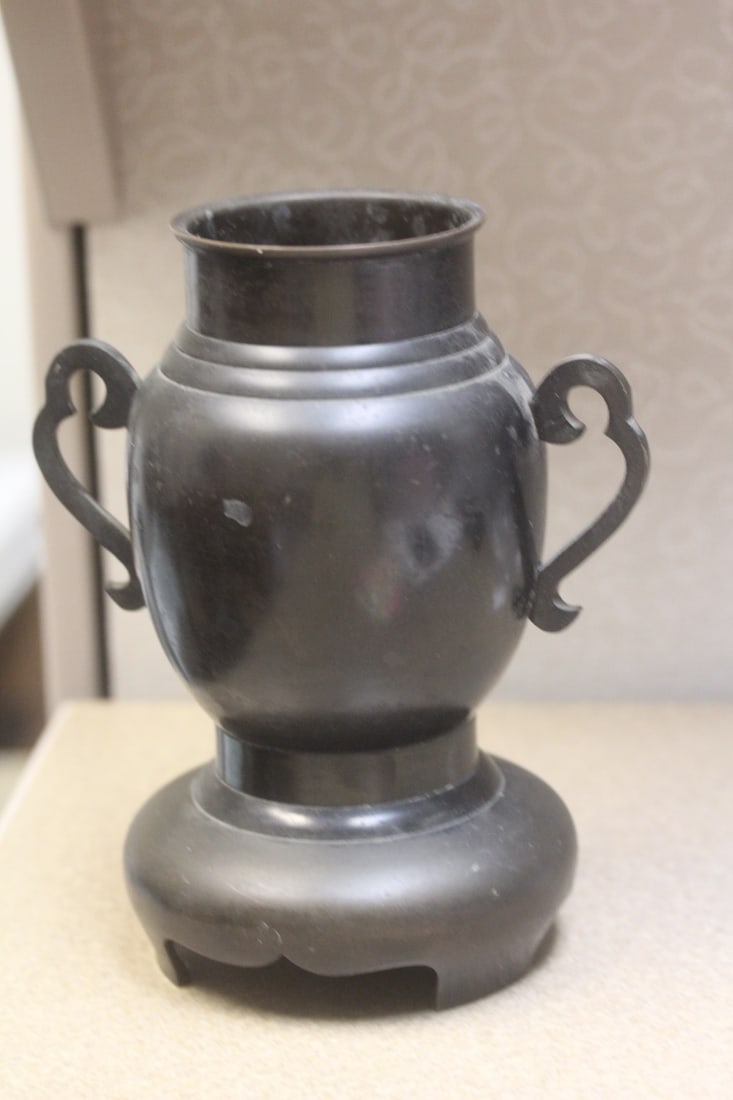 Japanese Vase on Stand - 3