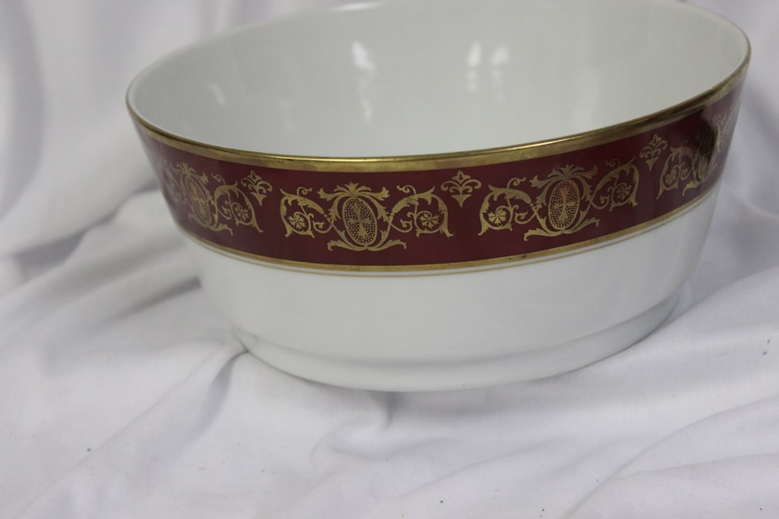 A Richelieu Large Porcelain Bowl - 3