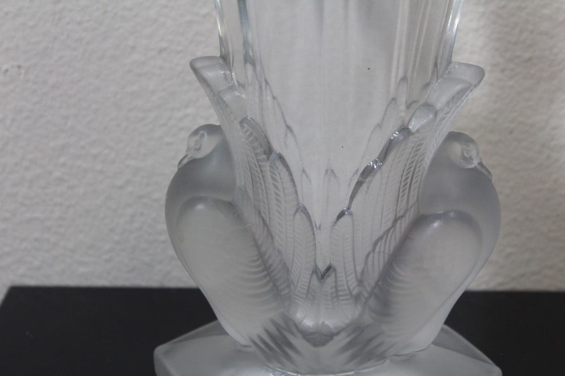 A Signed Tchecoslov Frost Glass Center Piece Vase - 2