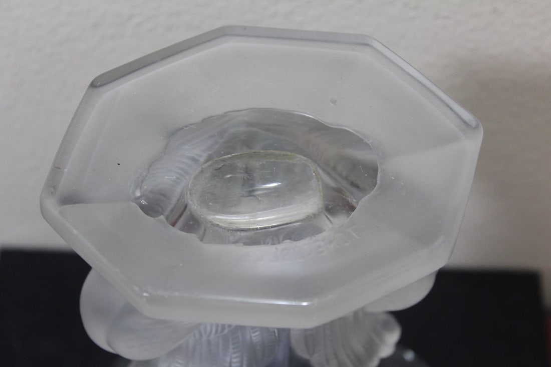 A Signed Tchecoslov Frost Glass Center Piece Vase - 7