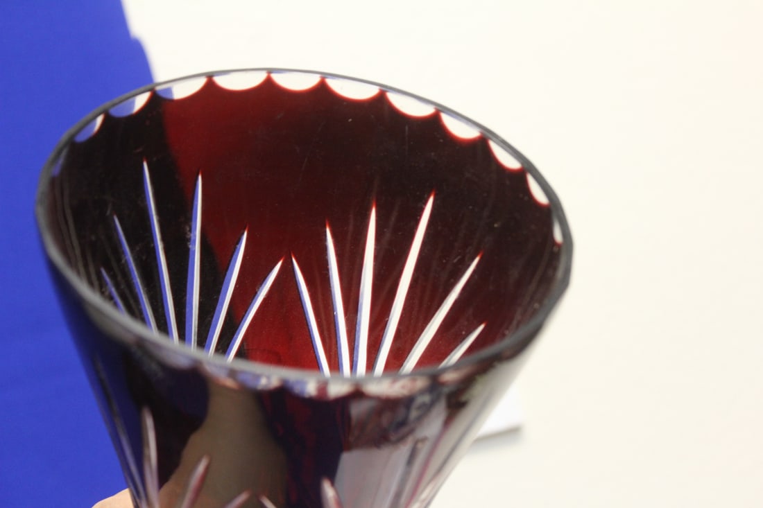 A Pair of Ruby Red Cut Glass Vases - 5