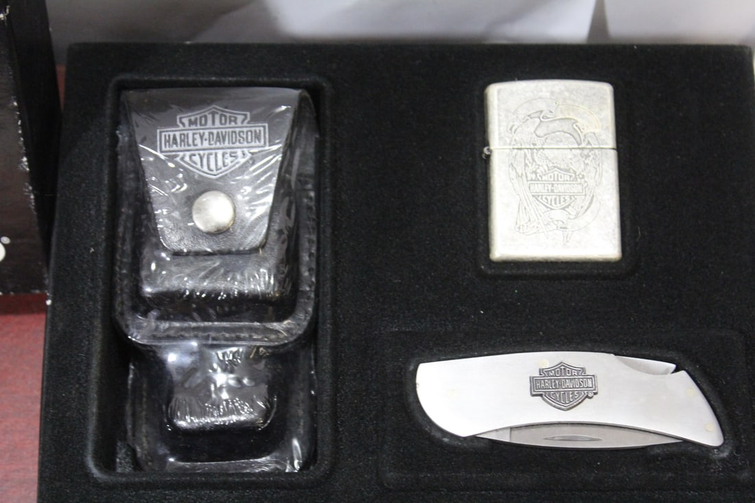 A Harley Davidson Zippo Lighter/Holder/Knife Set - 2