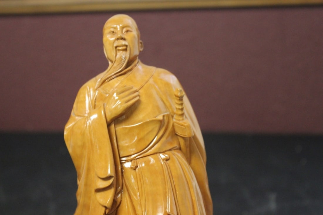 A Well Carved Box Wood Chinese Emperor on Stand - 10