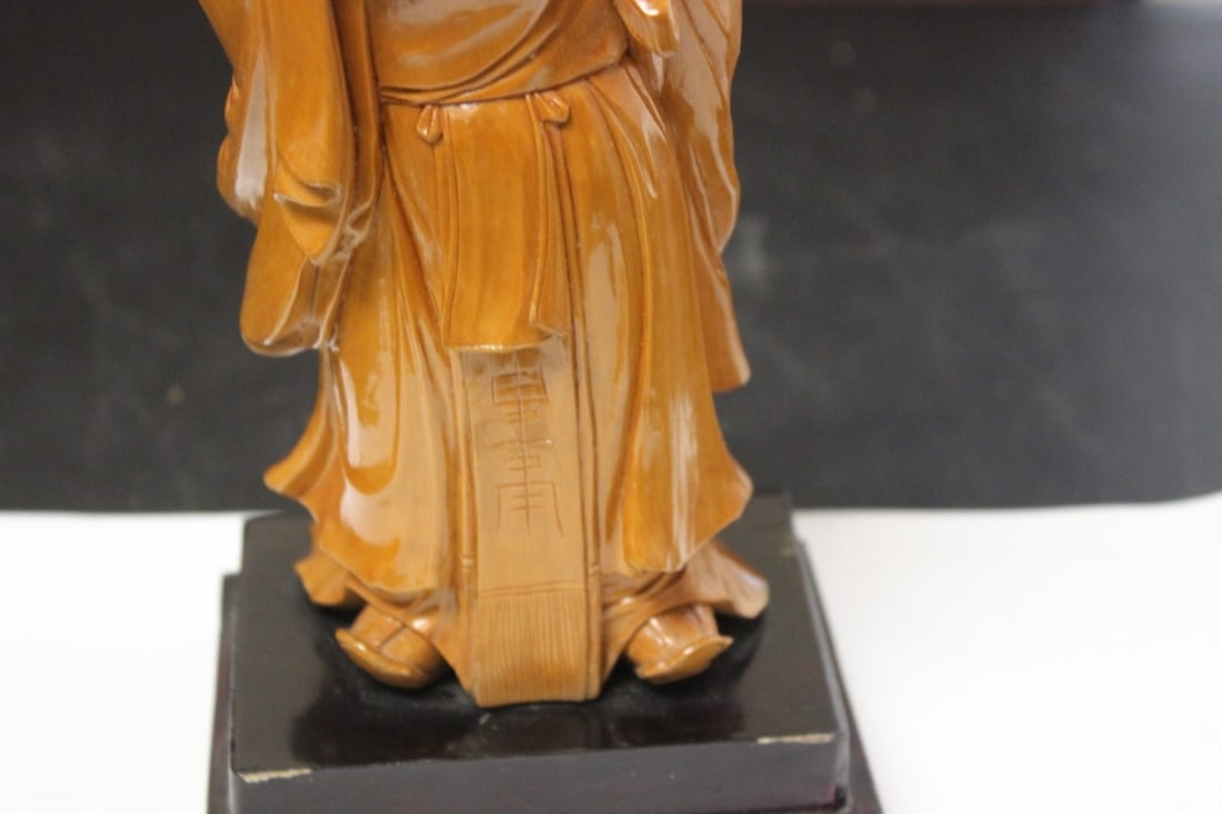 A Well Carved Box Wood Chinese Emperor on Stand - 3