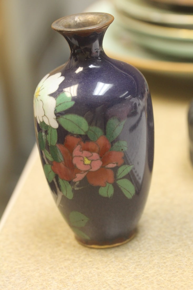 Antique Small Japanese Cloisonne Vase - 2