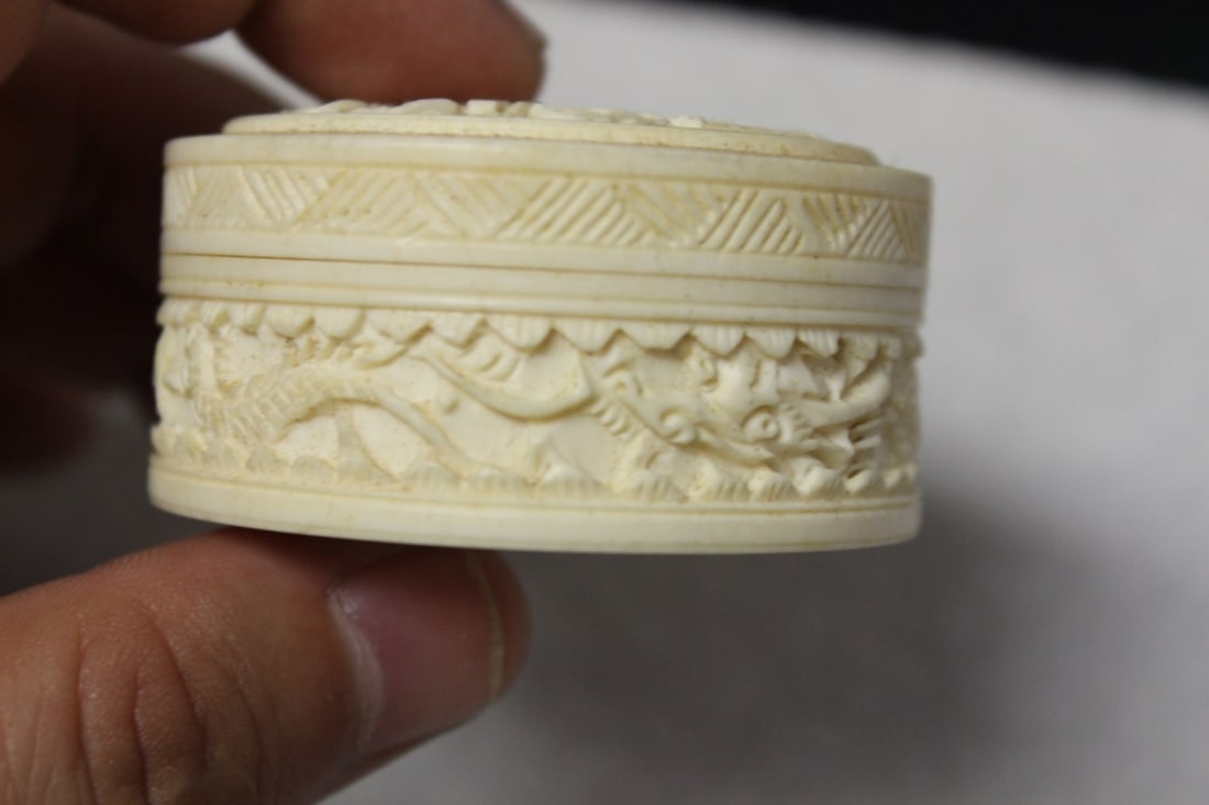 A Chinese Well Carved Bone Trinket or Pill Box - 2