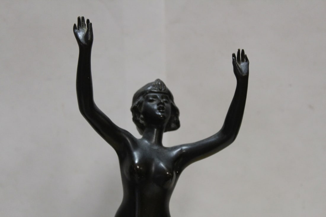 A Garanti Bronze Nude Statue - 2
