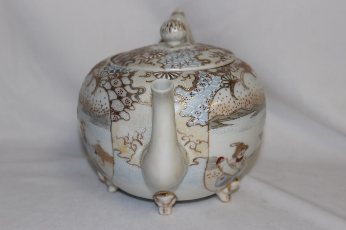 A Japanese Artist Signed Teapot - 2