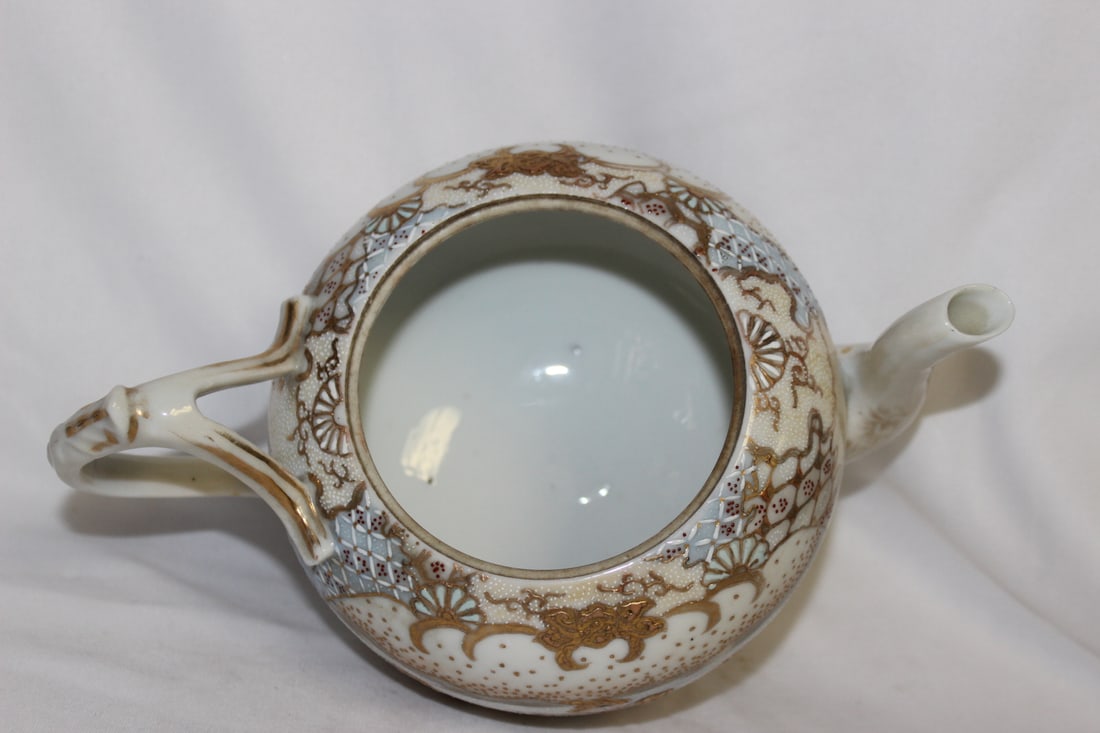 A Japanese Artist Signed Teapot - 7