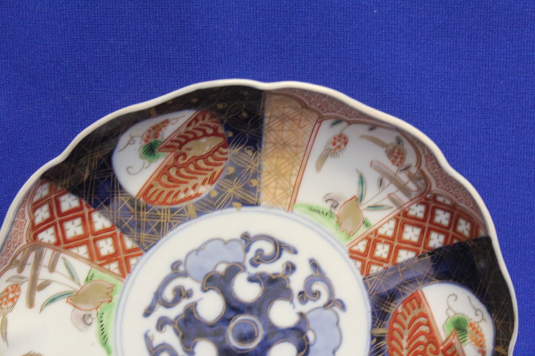 Set of 2 Japanese Imari Plates - 5