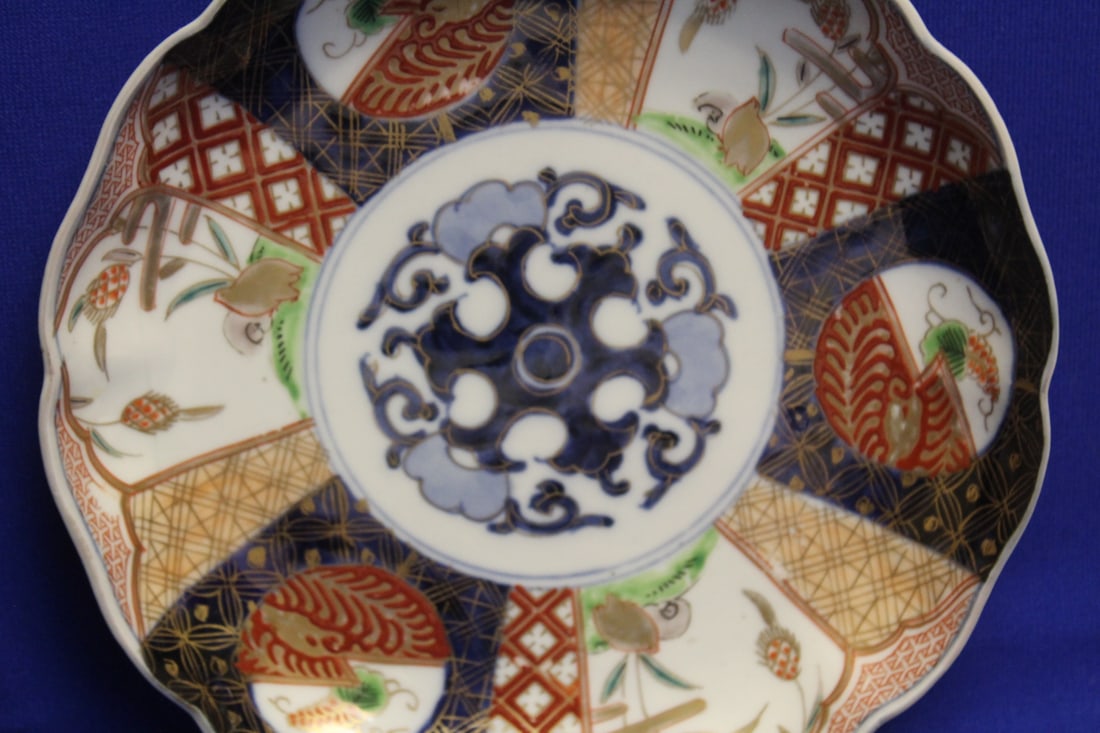 Set of 2 Japanese Imari Plates - 6