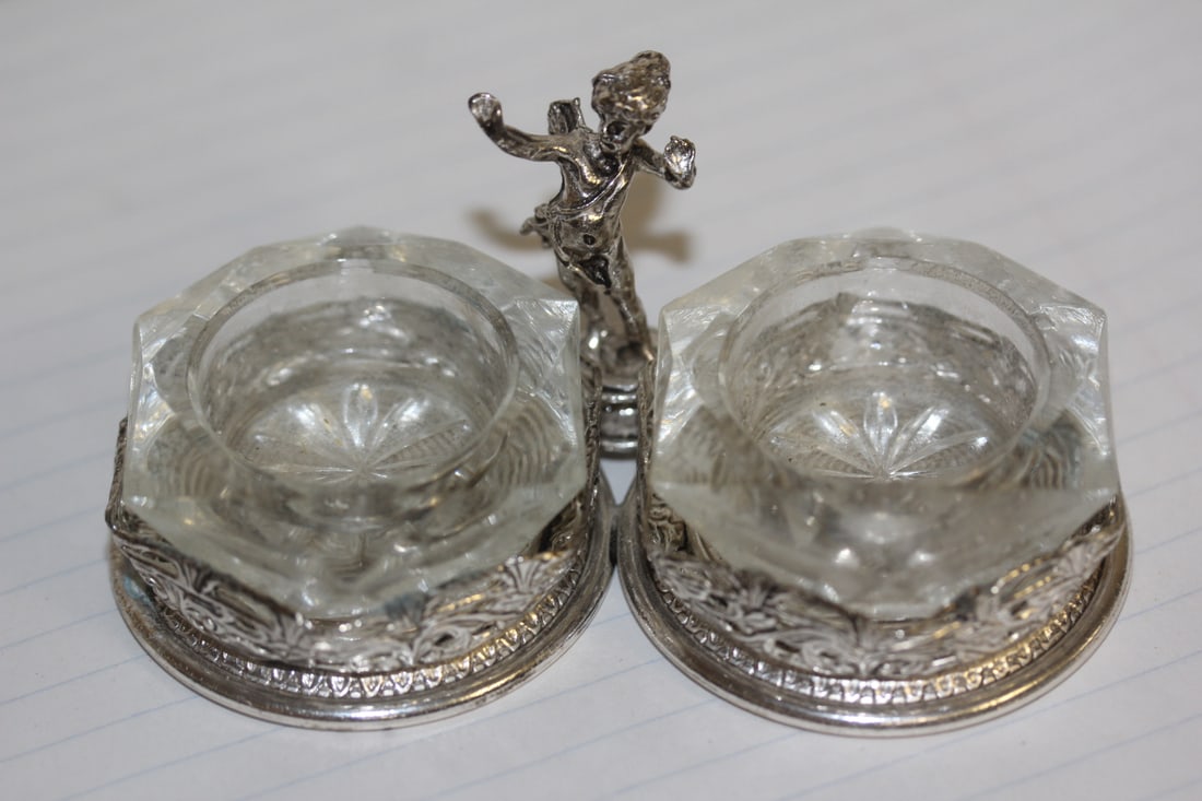 Silverplate Salt Container: 4 1/8" across