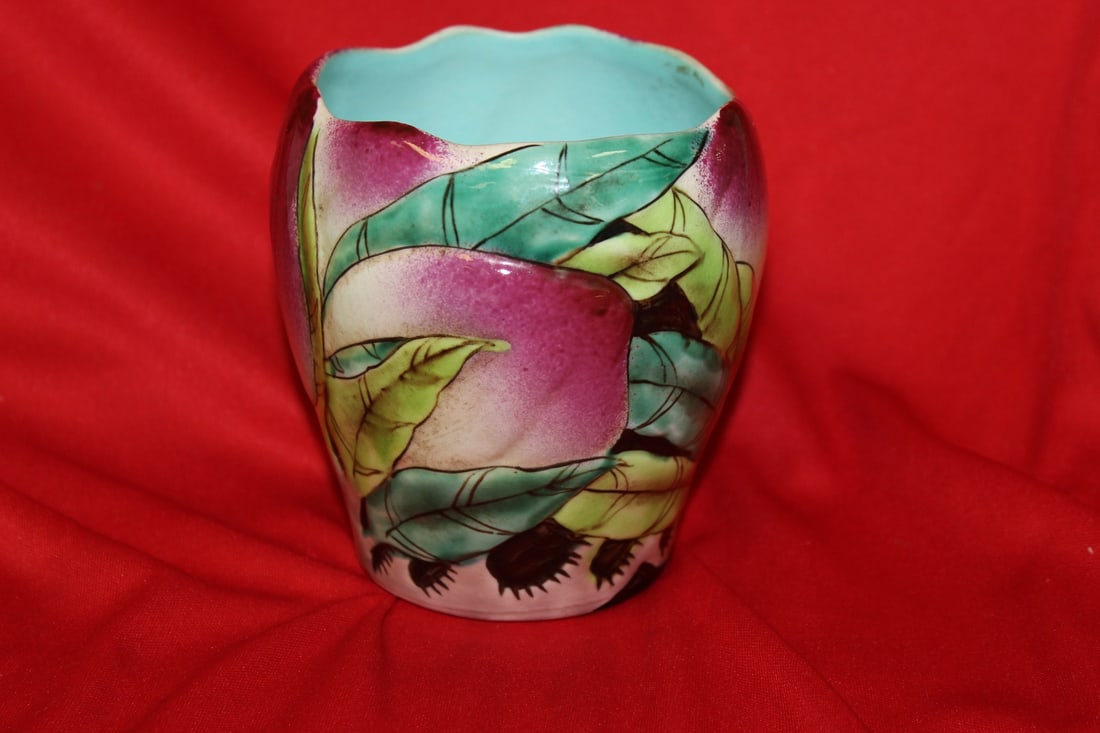 A Chinese Export Vase (1 of 7)