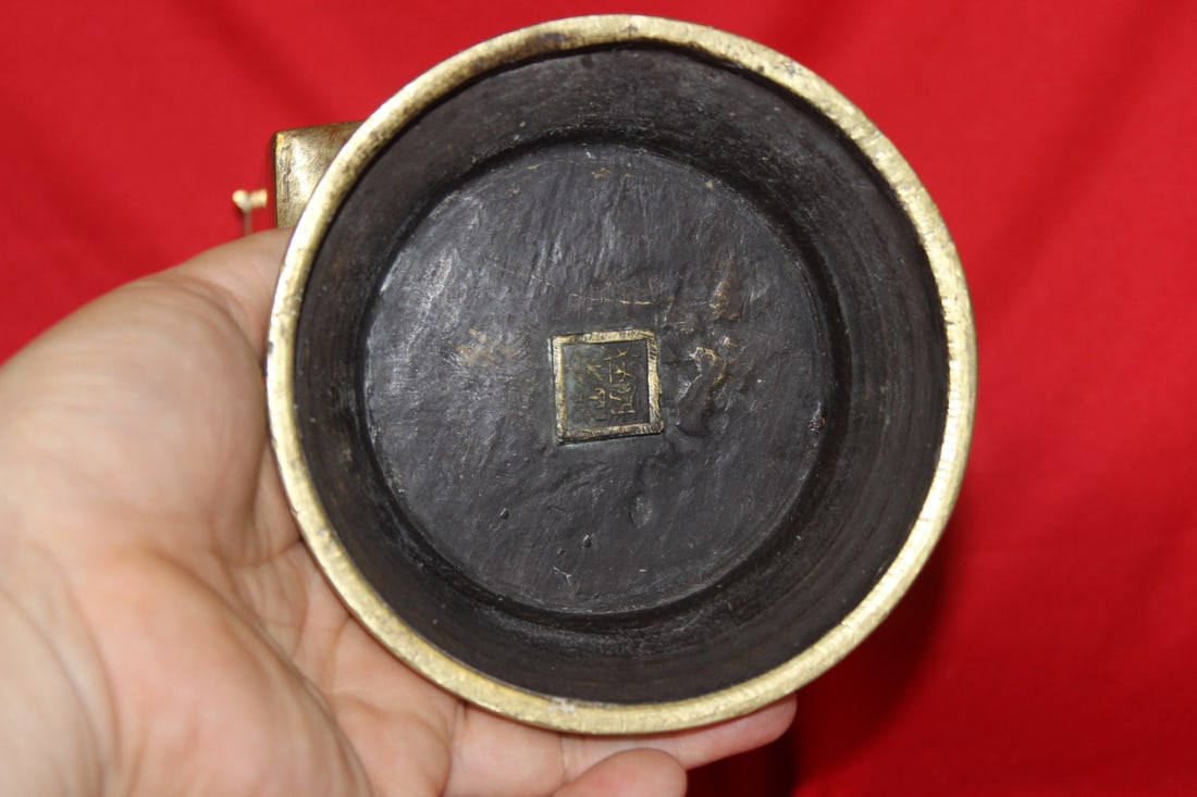 A Chinese/Asian Vintage Brass/Bronze Vase - 5