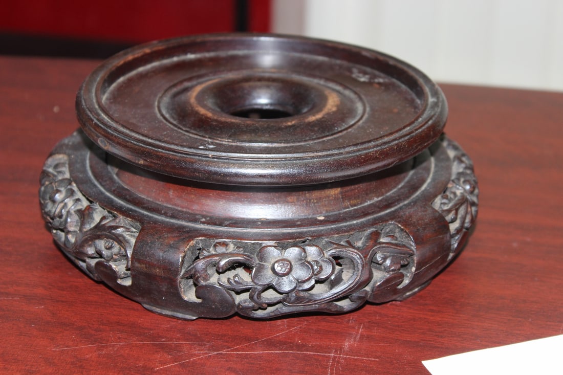A Very Ornate Chinese Vase Stand - 4