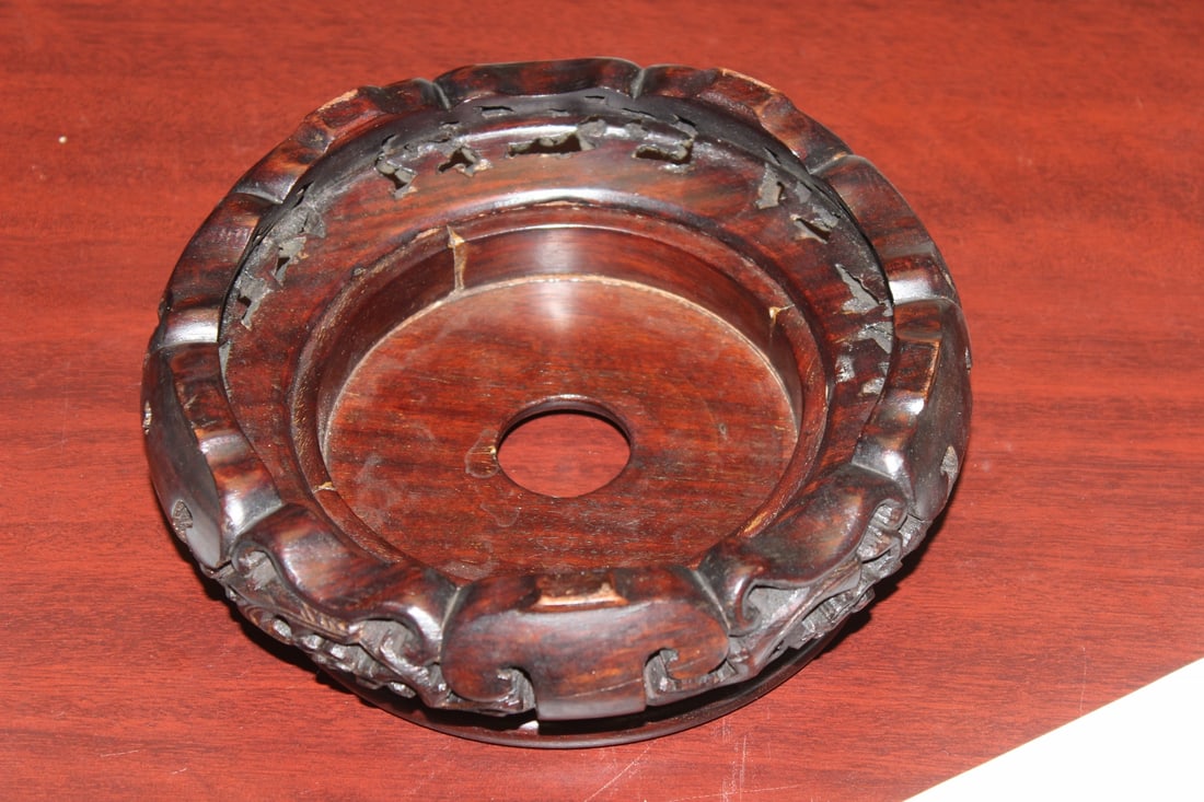 A Very Ornate Chinese Vase Stand - 7