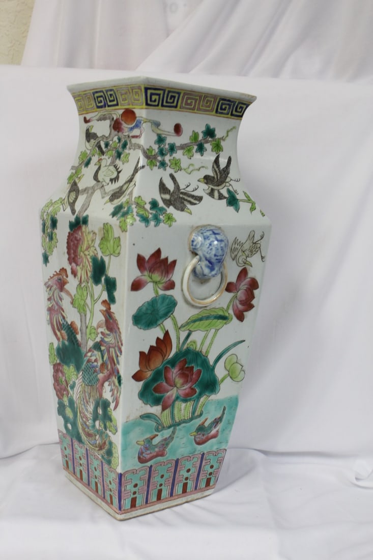 A Chinese Famille Rose? Vase - 7