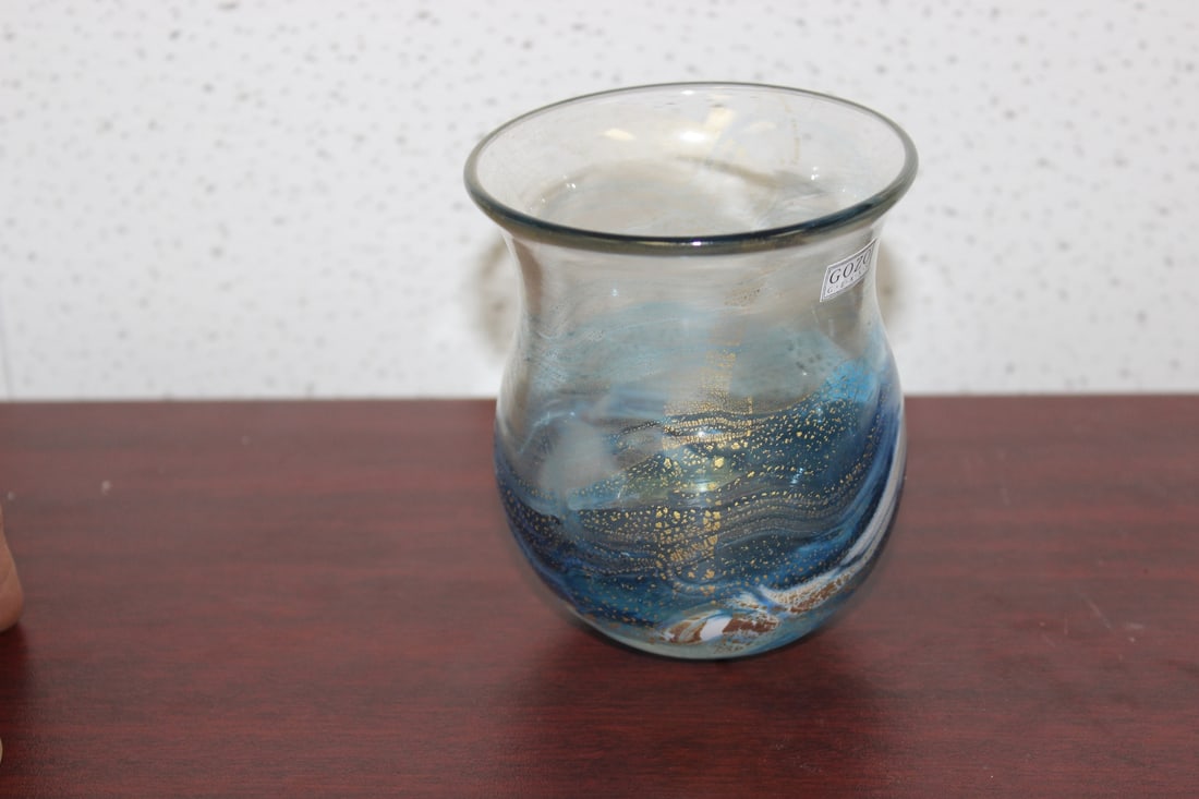 A Gozo Art Glass Vase - 4