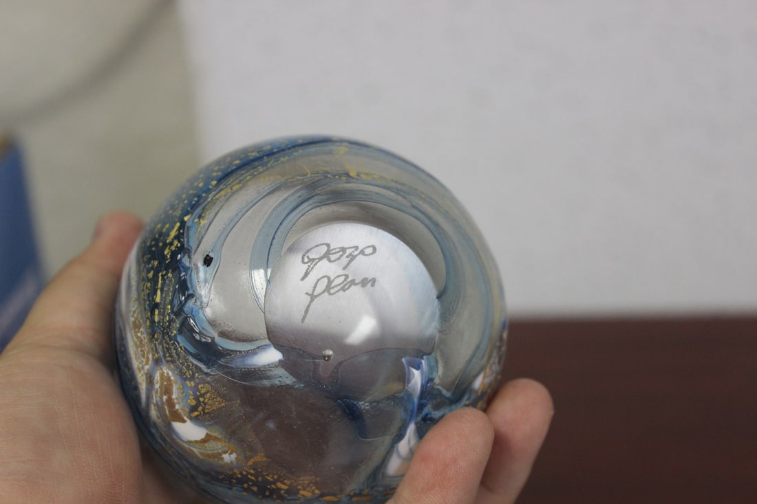 A Gozo Art Glass Vase - 5