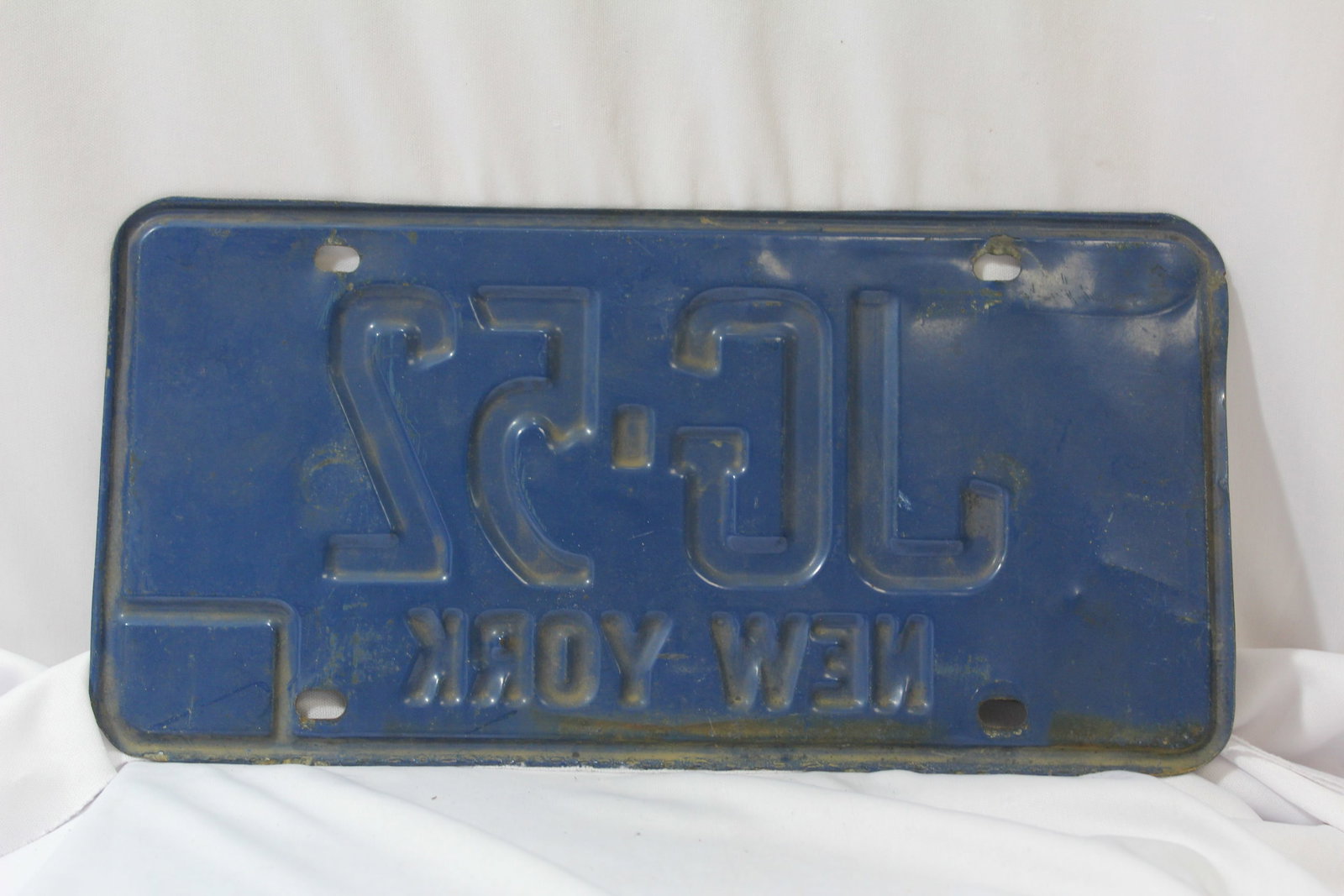 A Vitnage New York License Plate - 2
