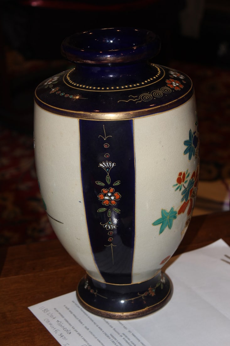Signed Japanese Satsuma Vase - 4
