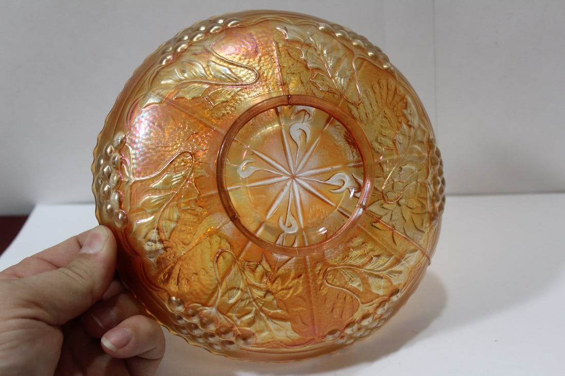 A Carnival Glass Bowl - 4