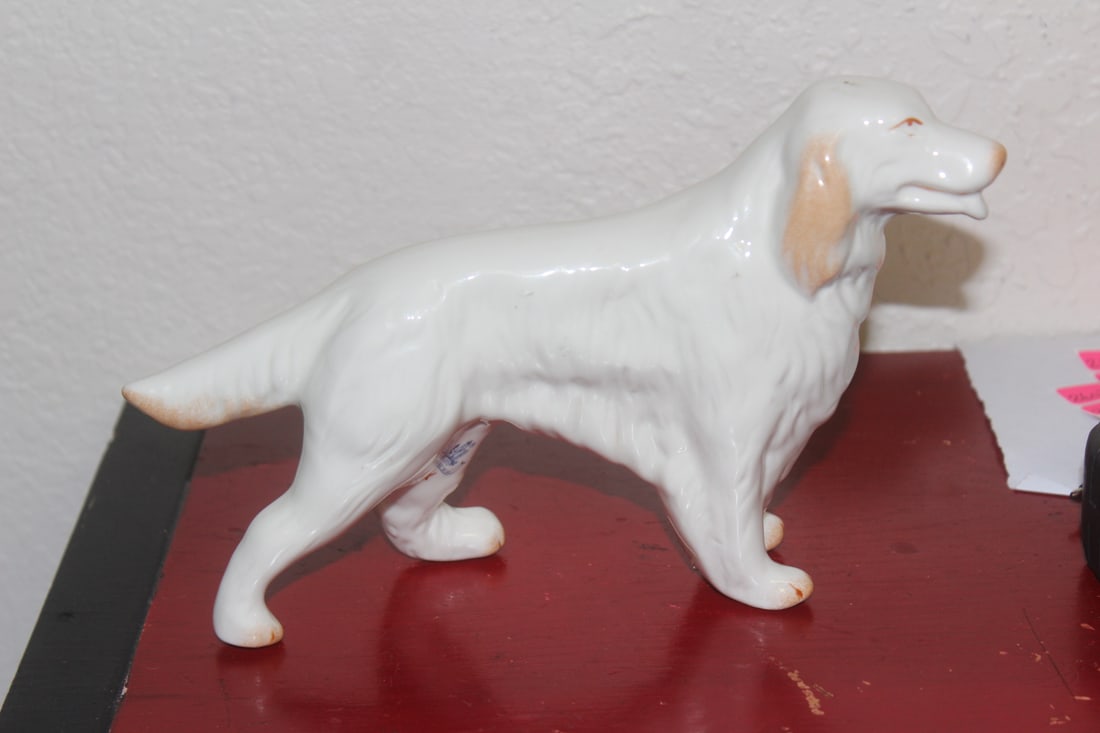 An Irish Bellek Dog or Pointer: 7 3/4" across