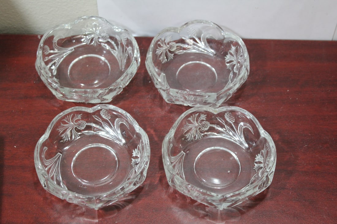 A Set of 4 Fostoria Dandelion Bowl (1 of 4)