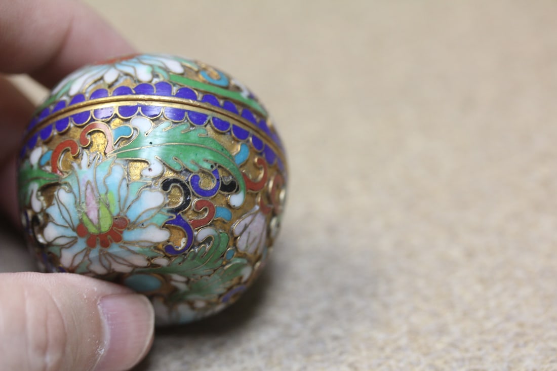 Apple Form vintage Cloisonne Trinket Box - 3