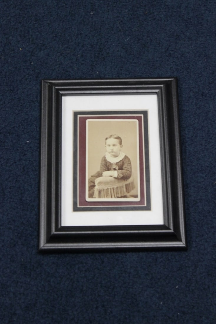 19th Century Photograph of a young child or girl - 4