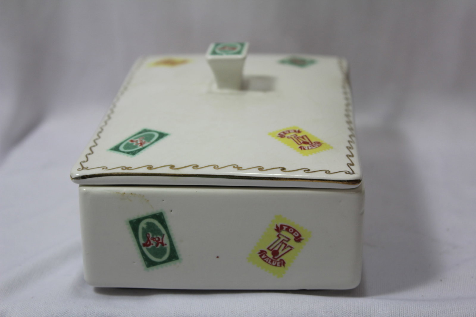 A Porcelain Box - 2