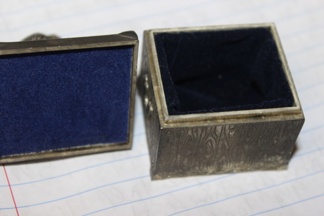 A Nicely Carved Metal Small Trinket Box - 6