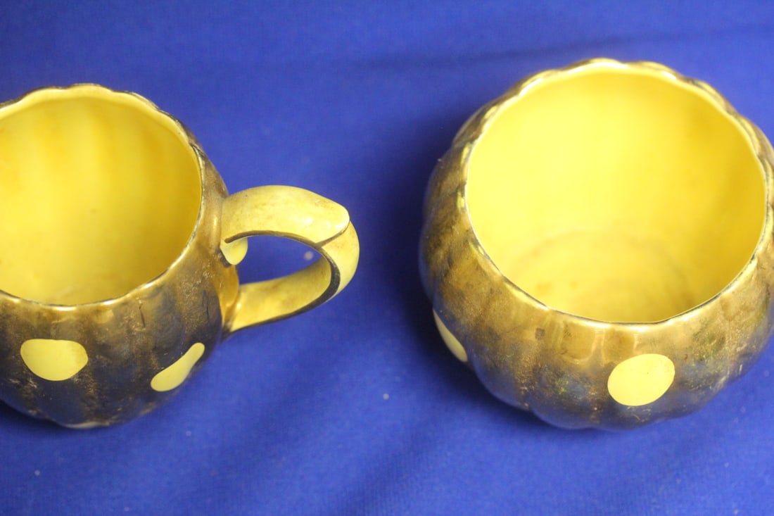 A Retro Gibsons Ceramic Cream and Sugar Container - 4