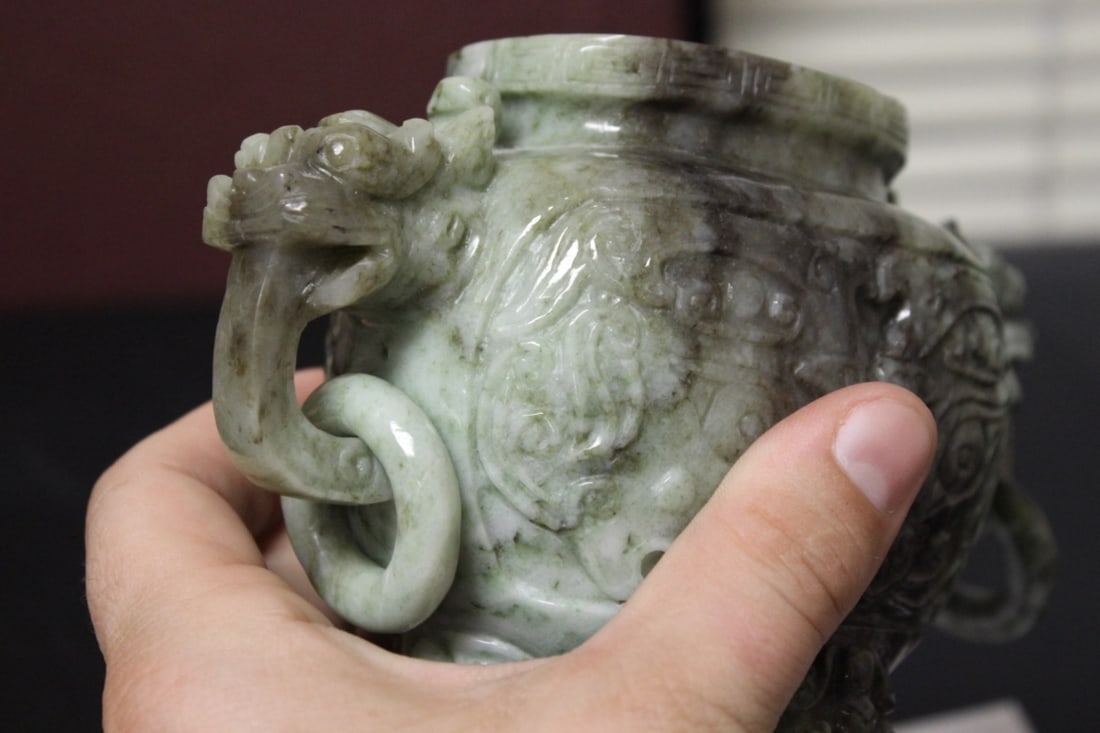 A Chinese Very Well Carved Jade Urn - 11