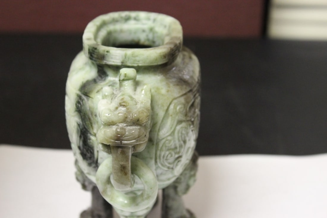 A Chinese Very Well Carved Jade Urn - 14