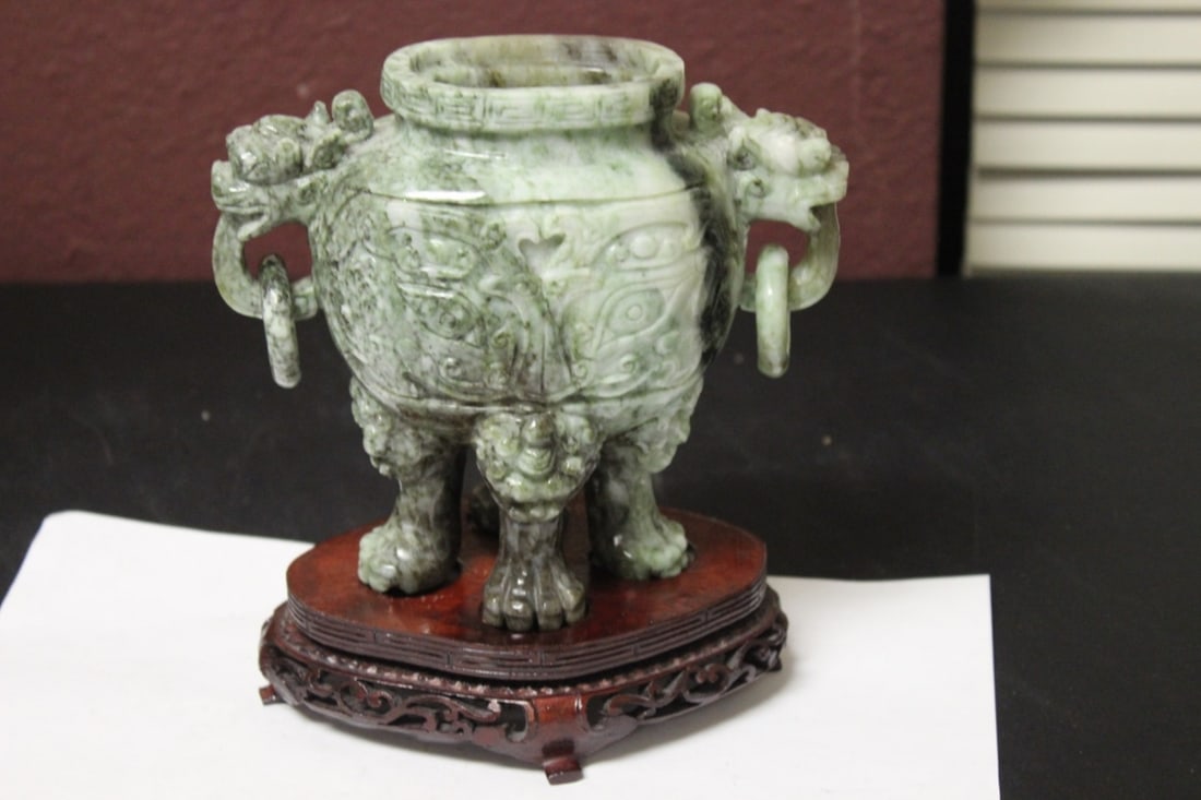 A Chinese Very Well Carved Jade Urn - 2