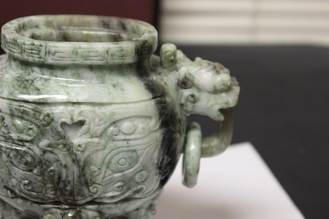 A Chinese Very Well Carved Jade Urn - 6