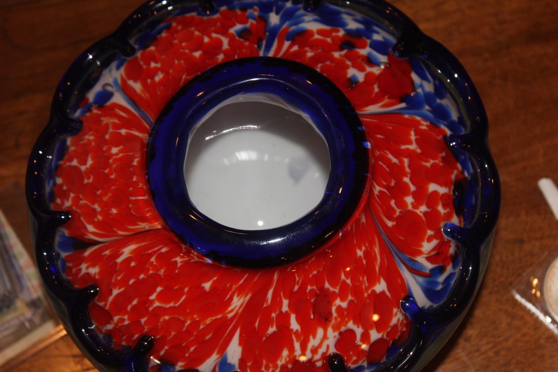 Beautiful Art Glass Bowl - 4