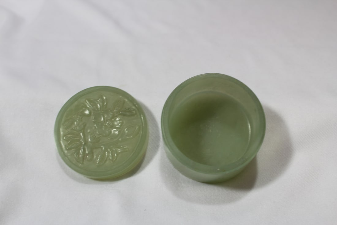 A Chinese Jade Box - 3