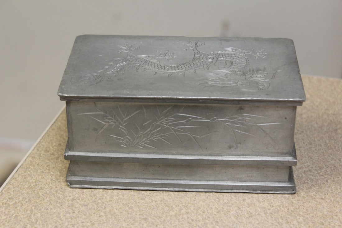 Vintage Chinese Pewter Dragon Box: Chinese Kut Hing signed - with compartment - 6" across