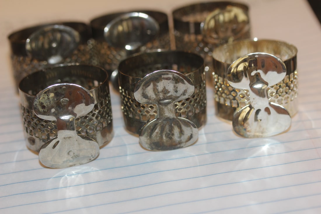Set of 6 Bowtie Form Napkin Rings - 2