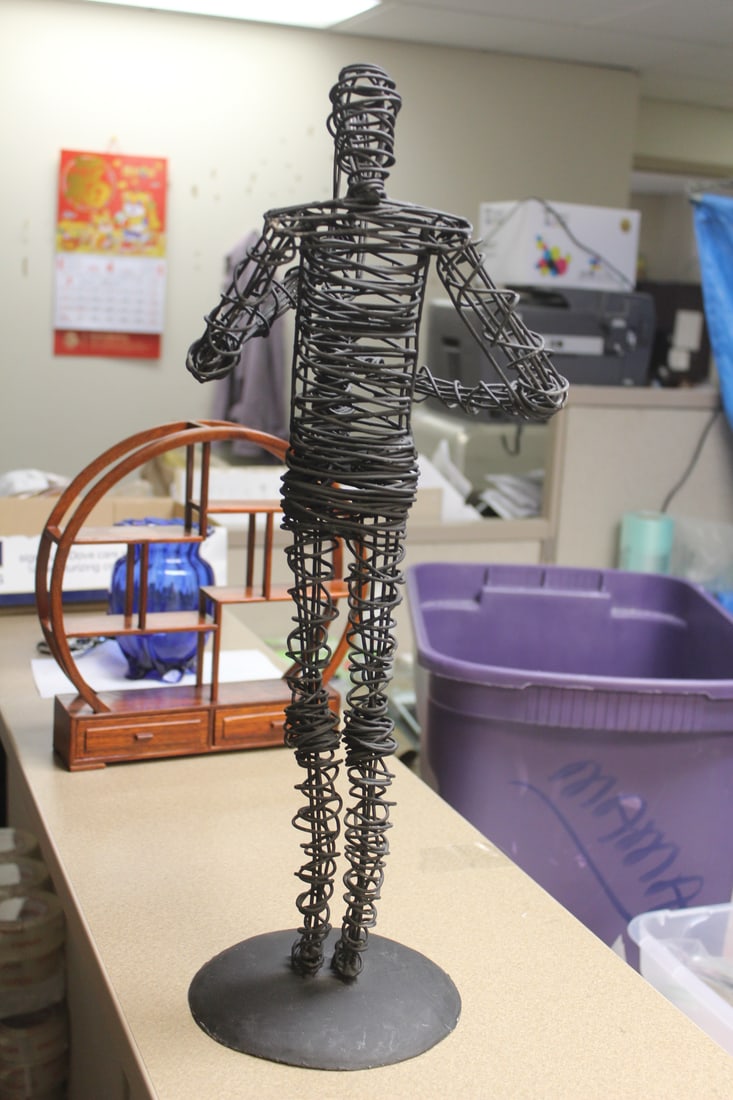 Modern Art Metal Wire Musician - 2