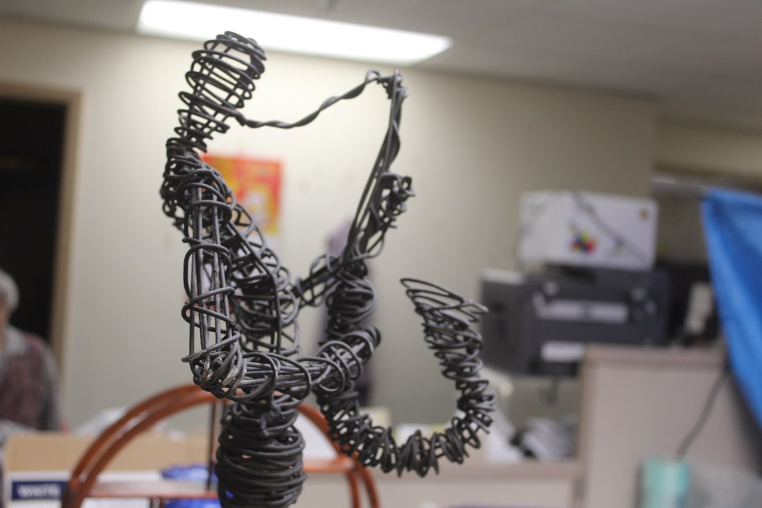 Modern Art Metal Wire Musician - 3