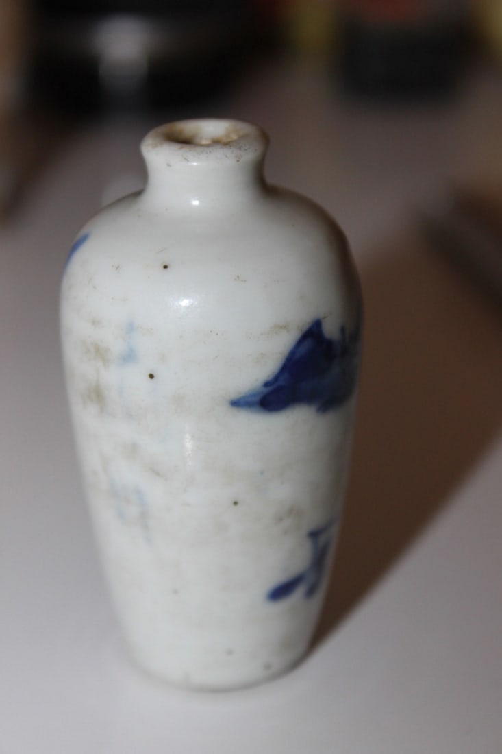 Antique Chinese Porcelain Snuff Bottle - 3